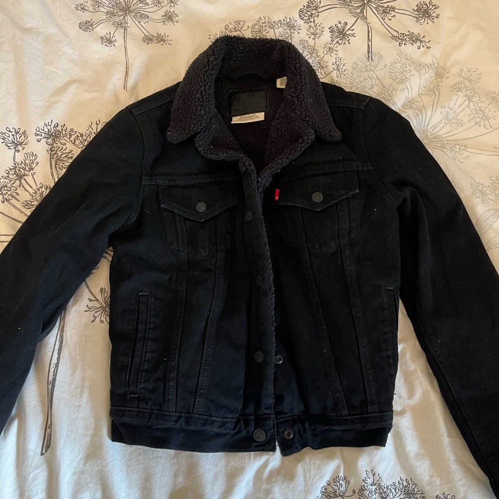Levi’s Black Shearling Jean Jacket Size Small
